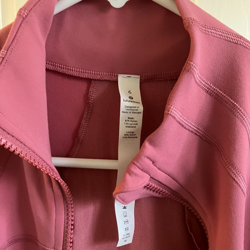 NWT Lululemon Define Jacket Size 6 Cherry Tint color - Picture 5 of 7